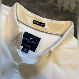American Eagle / White Dress Shirt / Mens Medium / Classic Fit
